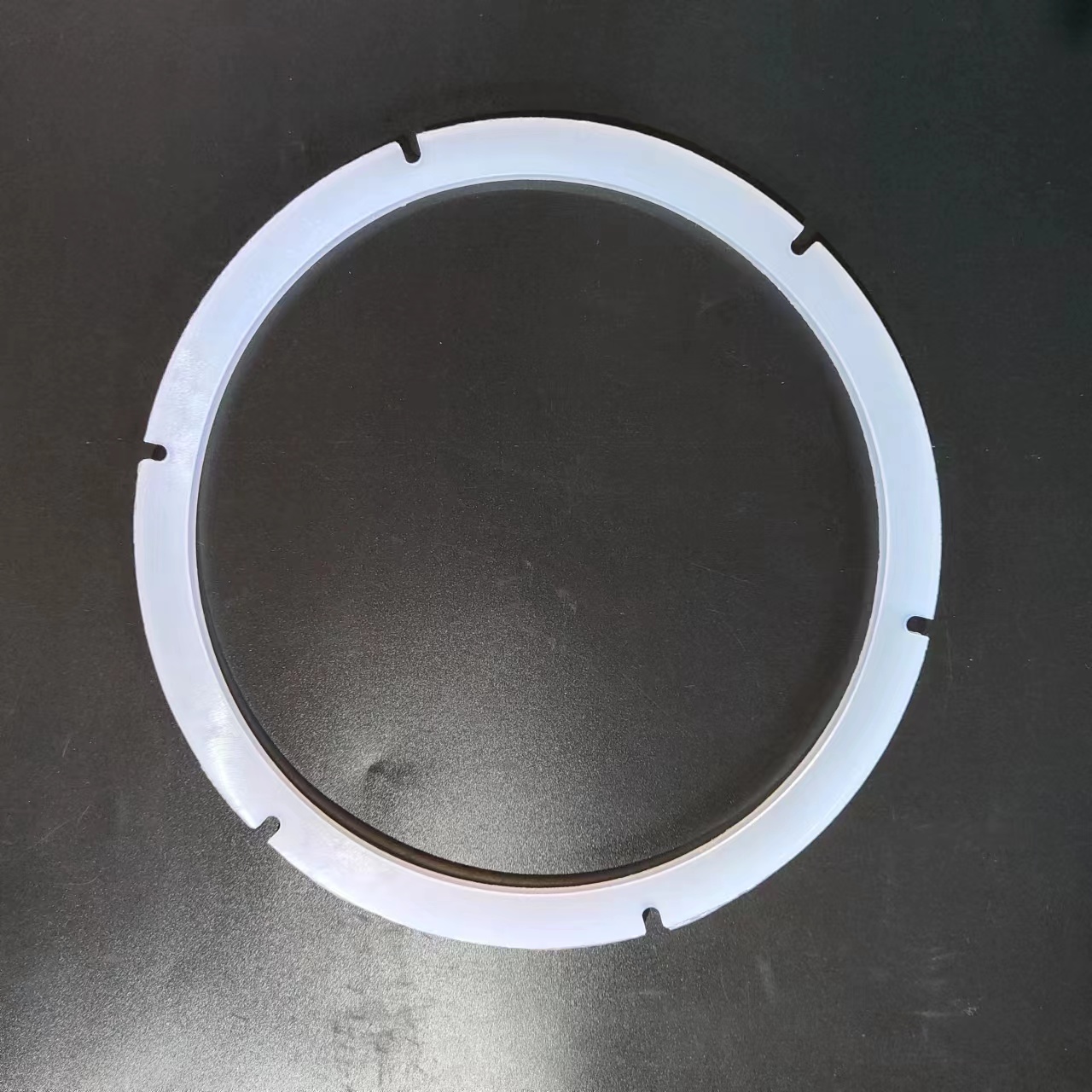 異形設(shè)備找不到合適密封圈？嶸牌非標(biāo)定制硅膠密封圈，萬種規(guī)格，解決特殊尺寸難題